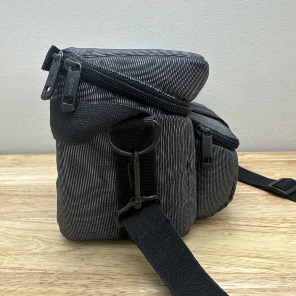 Case Logic Gray Medium Sized Camera Bag Shoulder Or Hand Carry